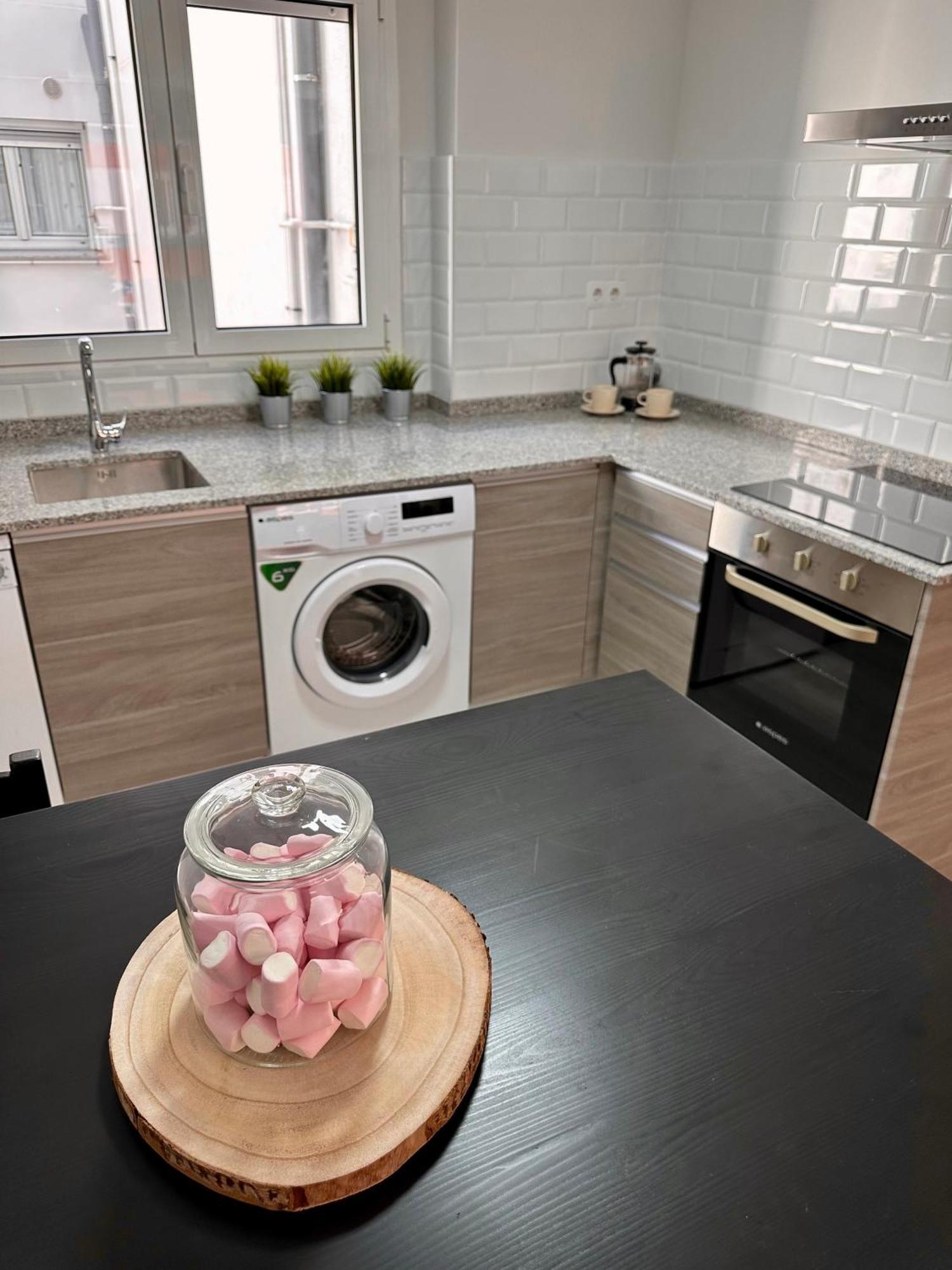 Cozy Flat 5 Mins From The Beach Gijón Esterno foto