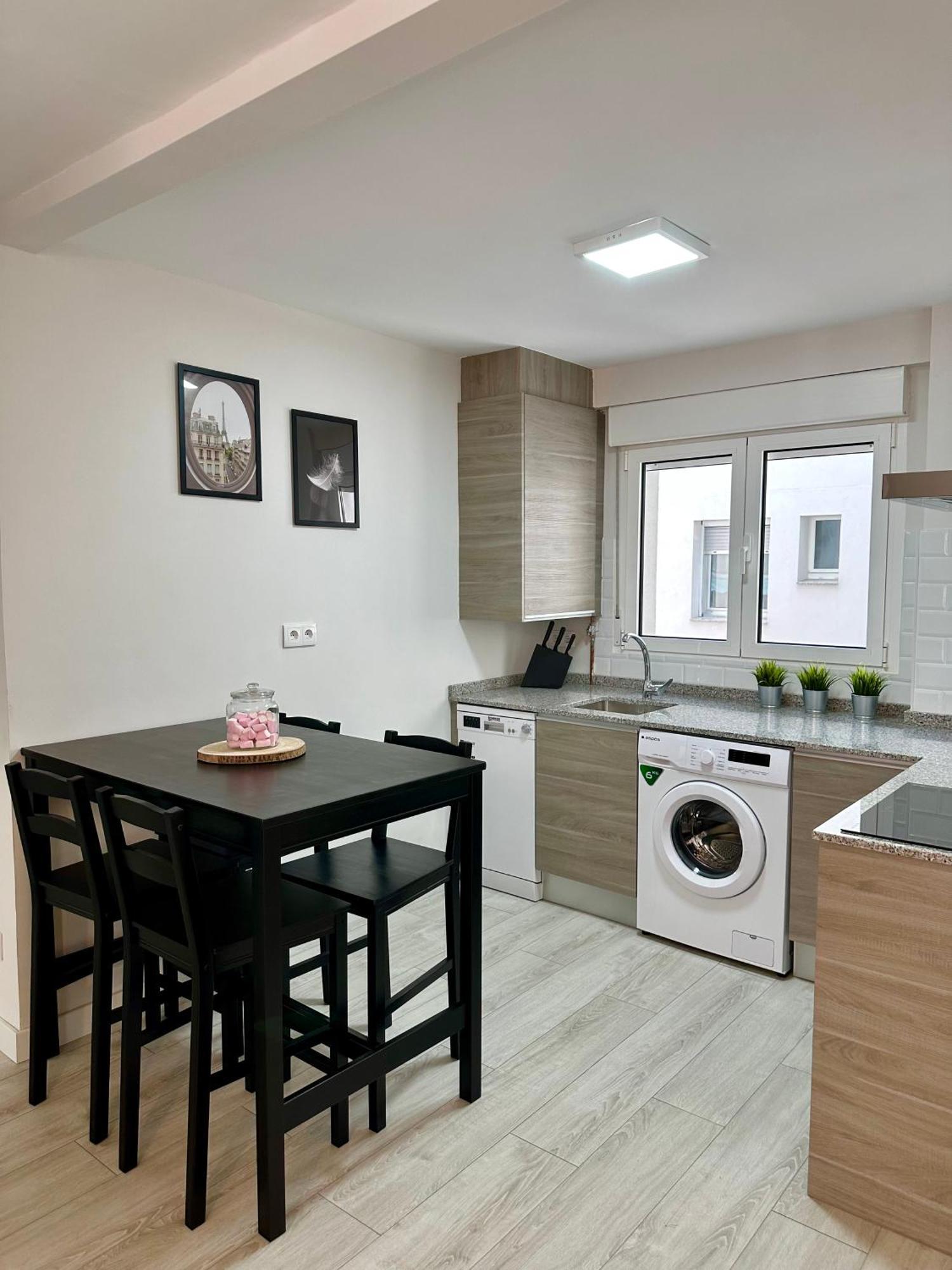 Cozy Flat 5 Mins From The Beach Gijón Esterno foto