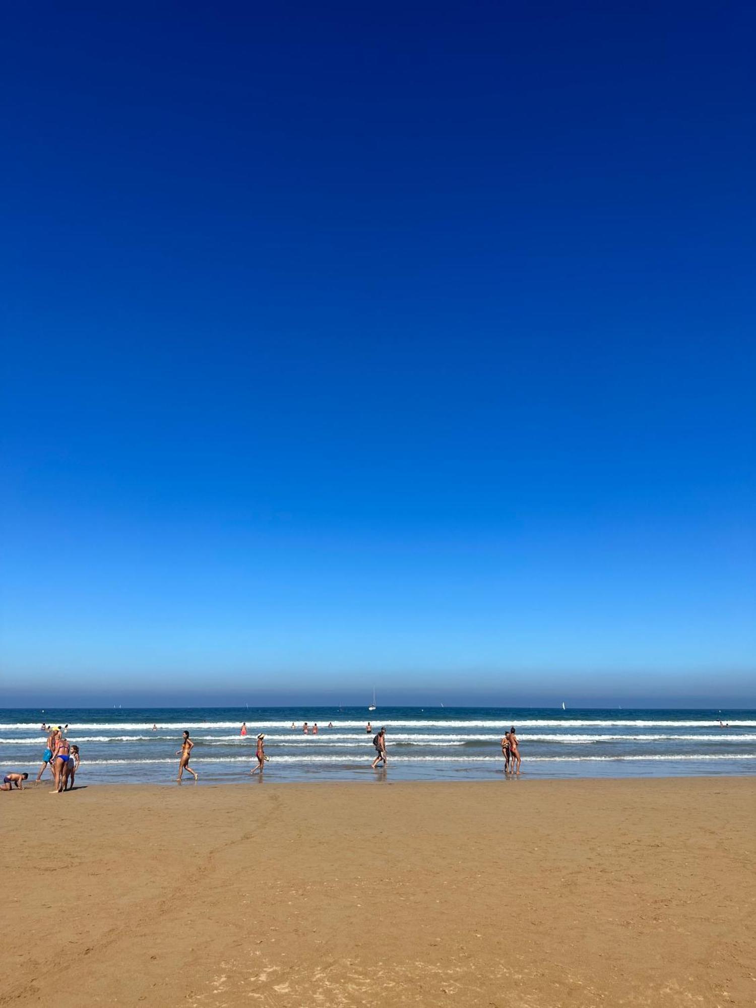 Cozy Flat 5 Mins From The Beach Gijón Esterno foto