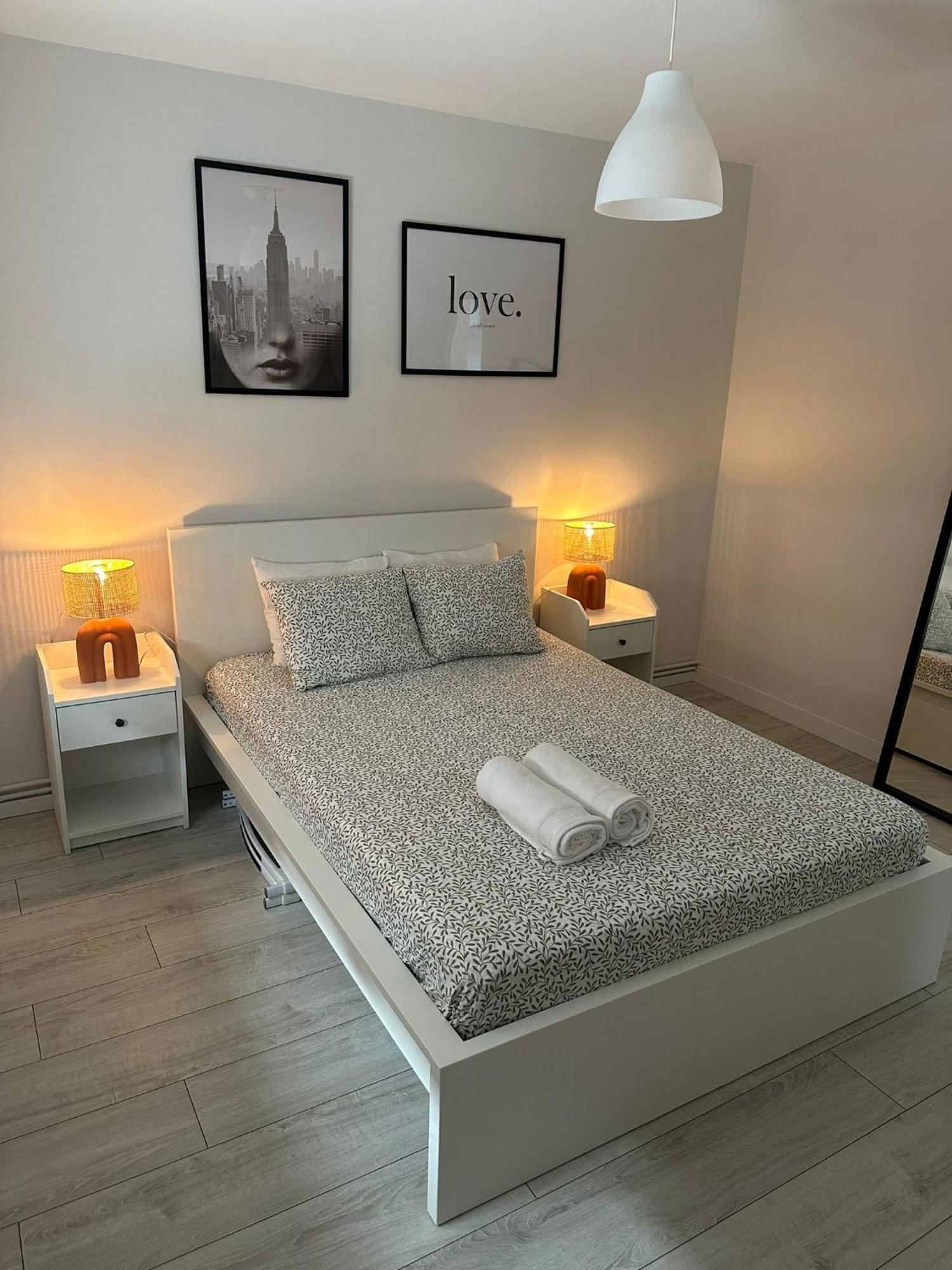 Cozy Flat 5 Mins From The Beach Gijón Esterno foto